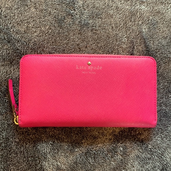 kate spade Handbags - Kate Spade Continental wallet!!!